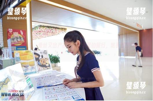 丝袜与风景，爱丝又出产品了：图册里的旅行，随手都撩到我了！