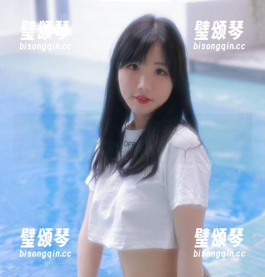 来看Addielyn(에디린)女孩，写真福利中满满的青春气息。