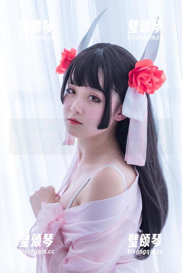 Akisoso秋楚楚 啊,甜美Akisoso秋楚楚,最新cos穿裤里丝,画面太养眼,得好好看上几遍!