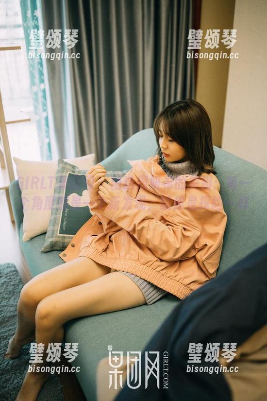 GIRLT果团网-周妍希 GIRLT果团网 - 精选周妍希的美脚:每一个角度都是一个新发现,就像是探险一样。