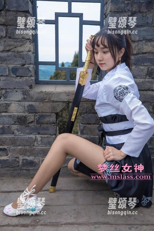 MSLASS梦丝女神-素岚 MSLASS梦丝女神 - 原图破圈!素岚的连体裙,是在当模特还是在逃避?