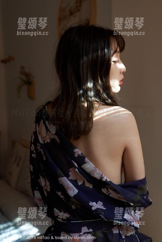 MiiTao蜜桃社-月音瞳 MiiTao蜜桃社 - 月音瞳的私拍,学姐又来了,优雅还是作?