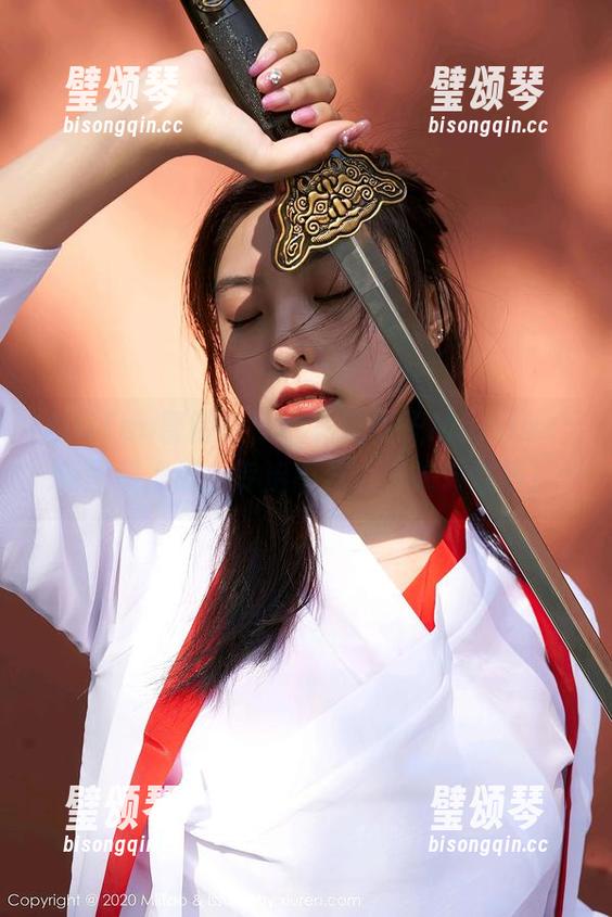 MiiTao蜜桃社-陌子Mandy MiiTao蜜桃社 - 白裙配陌子Mandy,新图集上线,专治不开心,来体验吧!