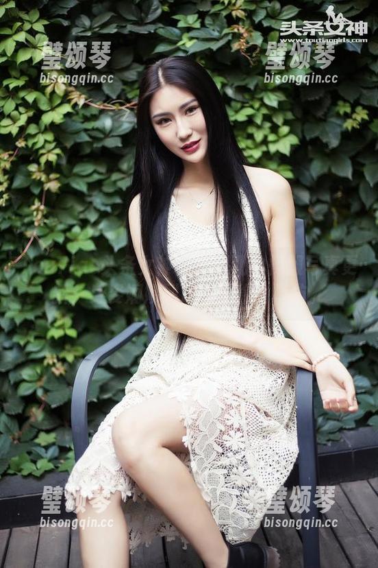 TouTiao头条女神 - 信悦儿体操服写真更新，身姿婀娜到让人想偷偷模仿。