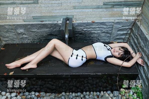 TuiGirl-艾栗栗 TuiGirl - 修女的另一面,艾栗栗全套图包让人想象!