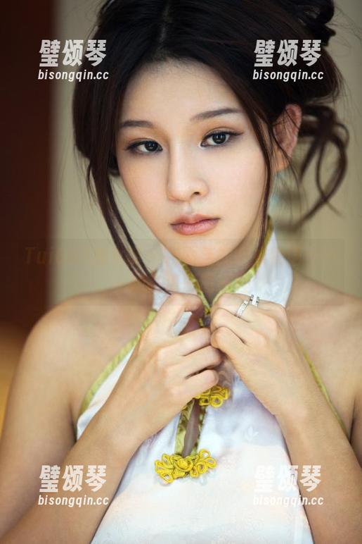 TuiGirl推女郎-冯雨芝 TuiGirl推女郎 - 冯雨芝的睡衣物语——一趟高清彩图旅程