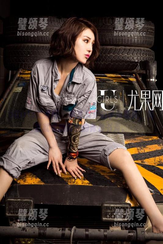 UGirls尤果网 - 看齐贝贝的学姐写真，简直就像翻阅我的青春书页。