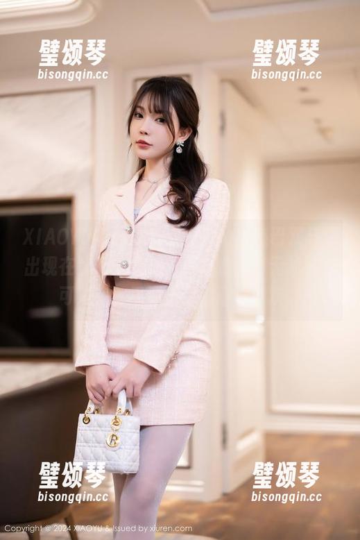 XIAOYU语画界 - Angela小热巴双马尾出现在我们的图库，更新啦！毫无预警的可爱感，不知道你们喜不喜欢。