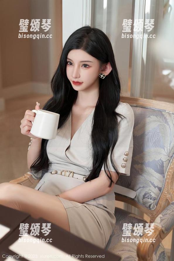 Xiuren秀人网-小爪几 Xiuren秀人网 - 给小爪几的泳衣放把火!精选原图,冲,泳池派对!