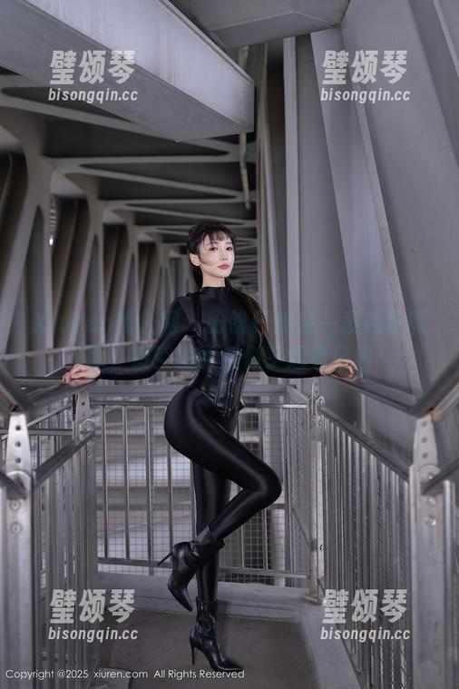 Xiuren秀人网-盼盼已鸠 Xiuren秀人网 - 盼盼已鸠来一发私拍原图,镂空的背后似乎透着风趣