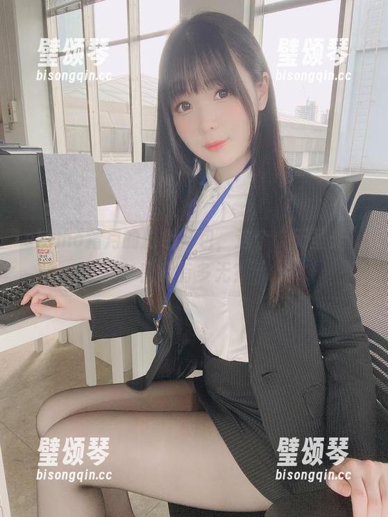 shimo霜月 shimo霜月的粉色图包,这个“无圣光”究竟有多无?