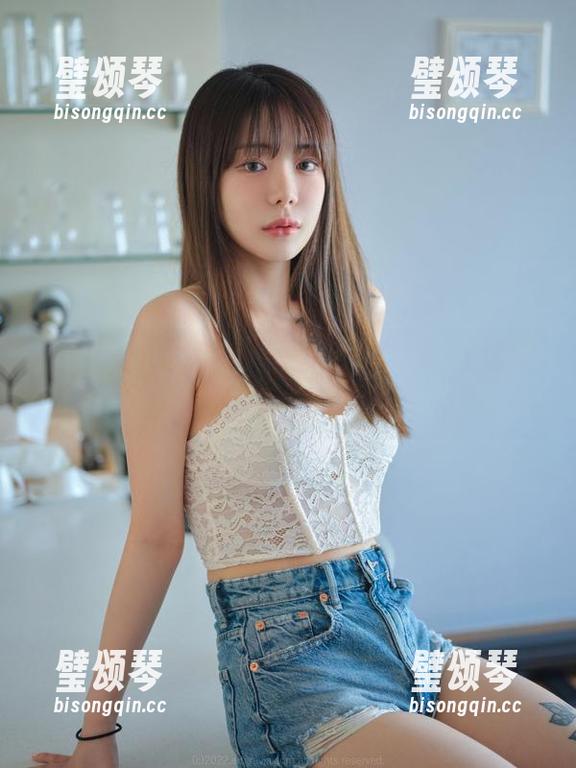 沿着黑丝的线索，看wuyo(우요)在这幅作品里讲了什么
