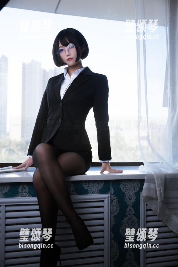 一智智 一智智的红裙合集,轻松搞定脑海中的完美服饰!