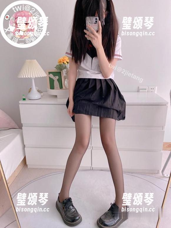 二阶堂宅绘子 看完二阶堂宅绘子的改良旗袍,我只能问,你有没有下载?不然多可惜啊!