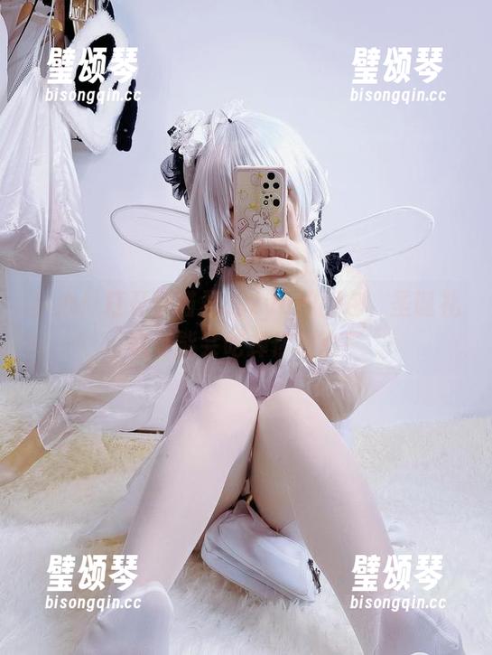 伊喵君_Nya 小心!打开伊喵君_Nya的图包,圣诞礼物可能会吃掉你的心!