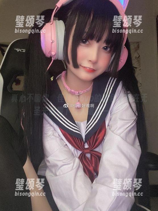 佳佳酱ovo 真心不骗你,佳佳酱ovo的粉色写真在无圣光照耀下让人眼前一亮。