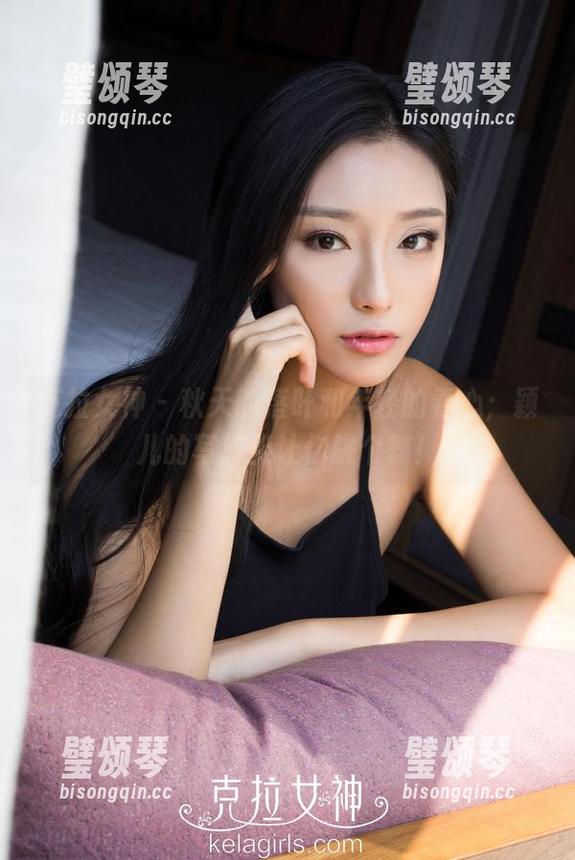 克拉女神 - 秋天的落叶和年轻的春心；颖儿的写真能让你跳个舞！