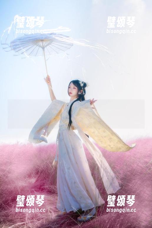 兔子Zzz不吃胡萝卜 每次翻看兔子Zzz不吃胡萝卜的图册,都有一种想见面的冲动