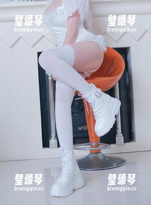 千夜未来 原图里的千夜未来,“幽灵姬”那种氛围,简直让人捉摸不透,反正我在想啥。