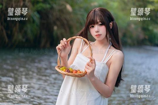 咬人小小兔 看过咬人小小兔的梦轻羽新更新,我现在满脑子都是兔耳朵
