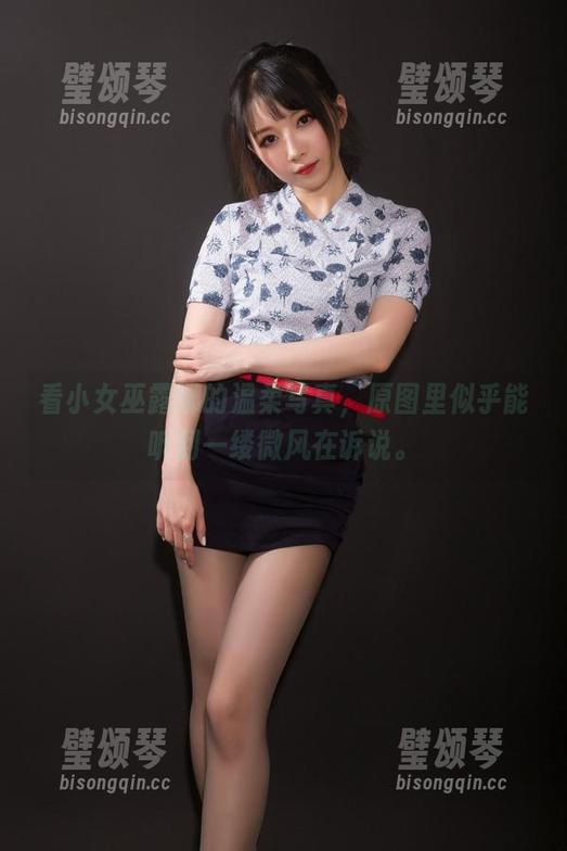 小女巫露娜 看小女巫露娜的温柔写真,原图里似乎能听到一缕微风在诉说。