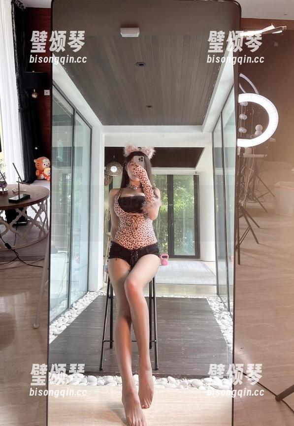小玉吃果冻 微密圈 - 高清美图?小玉吃果冻的本钱可真不一般,让我咋舌了!