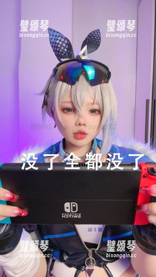 小瑶幺幺 小瑶幺幺的图包:知更鸟?不如我来当“模特”。