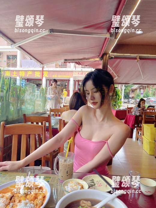 就是阿朱啊 微密圈 - 在就是阿朱啊的水手服写真里,连海浪都变得温柔了!分享这个小小的梦游之旅。