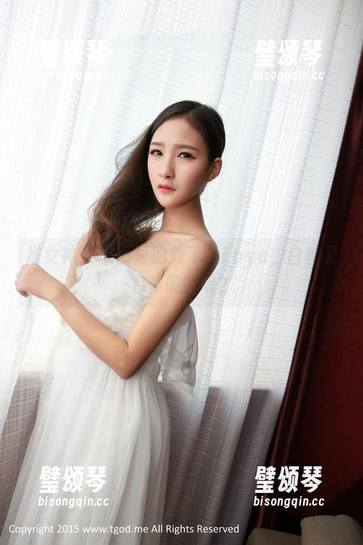 推女神-刘飞儿Faye 推女神 - 原图里的刘飞儿Faye,白丝又有多吸睛呢?