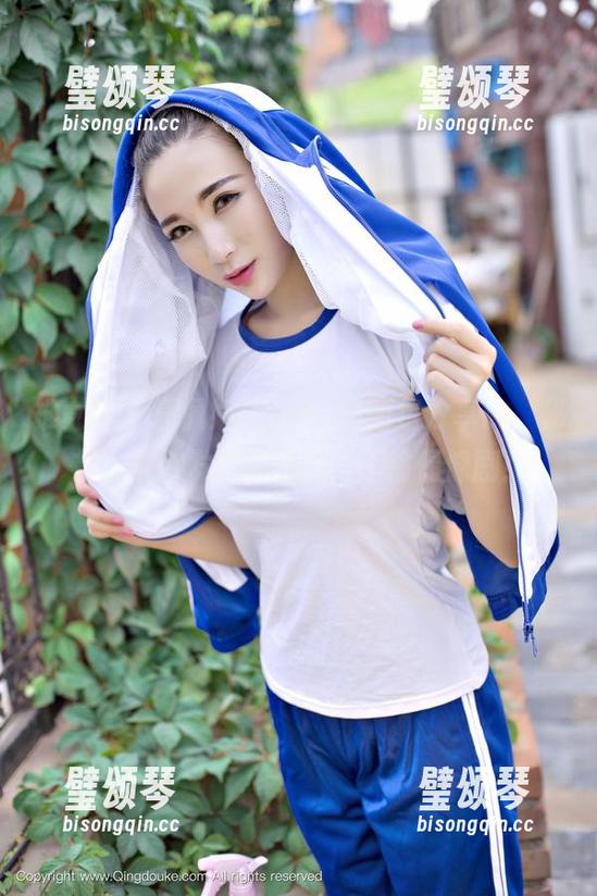 推女神 - 汪佩妮Penny的图包分享：‘秘书’角色发挥到极致，不输偶像剧！