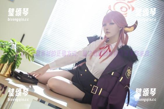 星之迟迟 这才是网盘取素材的正确方式:星之迟迟的丝袜写真等你来撩。