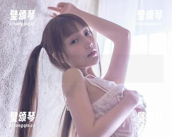 星野咪兔 星野咪兔最新图册推出,雪纺小夜衣,看似轻薄,却藏着多少细腻的心思在里面!