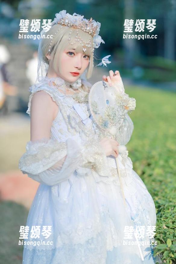 是三不是世w 是三不是世w最新图包:万圣节小女仆,准备好被这套衣服圈粉了吗?