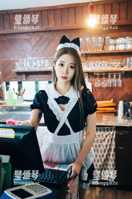能不能不让我想歪？普美Bomi(보미)的最新连体衣作品，意外撑腰