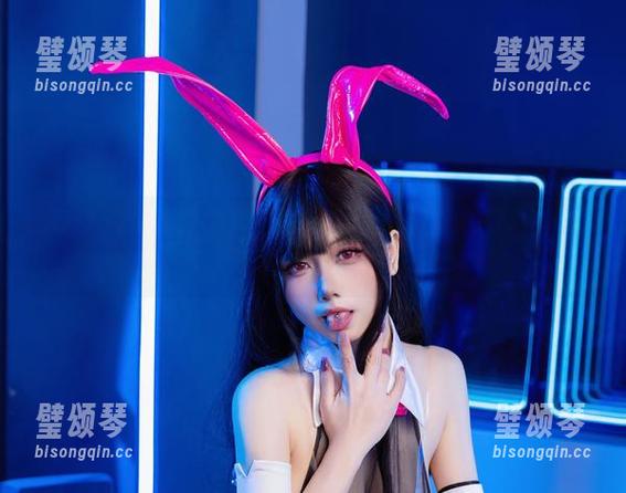 末夜787 末夜787的长腿在cos里漫步,图册里每一页都有点想歪了。