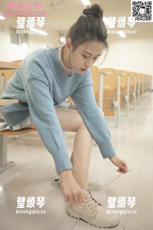 梦丝女神-乔儿 梦丝女神 - 最新写真:乔儿,清纯到让小动物都想来求合照,画面简直太可爱!