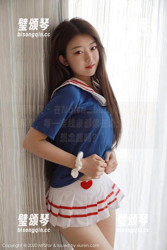 模范学院-NaNa_baby 模范学院 - 在NaNa_baby的定制丝袜写真里,每一条线条都像在说:“嗨,你想念我吗?”
