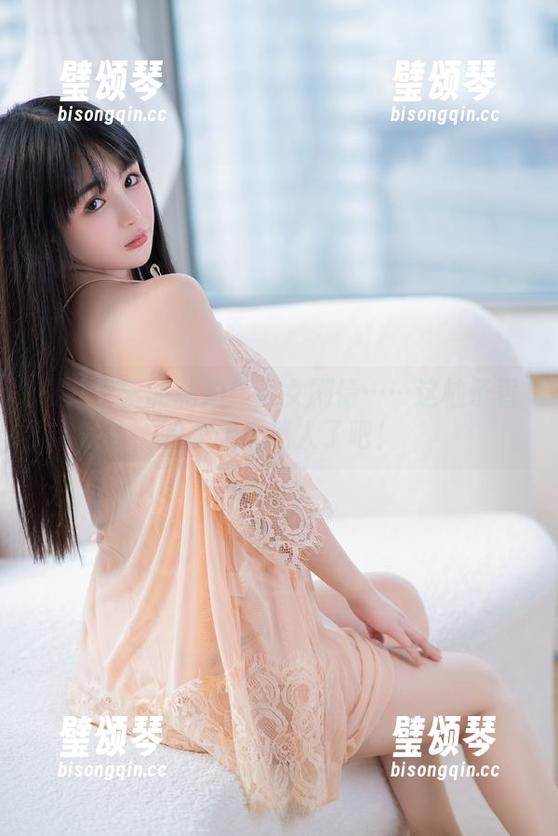 樱井宁宁 樱井宁宁的私拍:巫女剧情……这柚子香的衣服太迷人了吧!