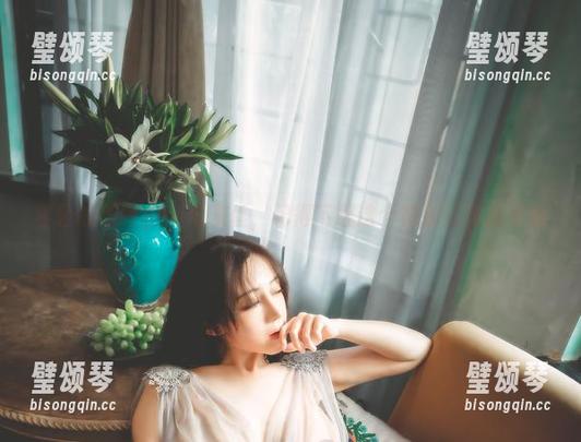樱晚gigi 年轻的樱晚gigi与灰丝,记得下载这个特别的作品集哦