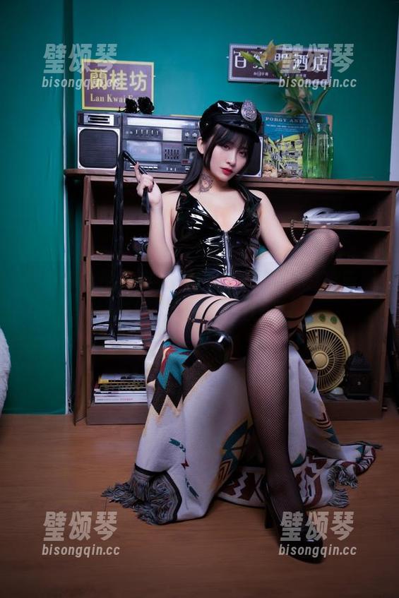 洛璃LoLiSAMA 一不小心沦陷在洛璃LoLiSAMA的碧蓝航线赤城礼服福利图包里!