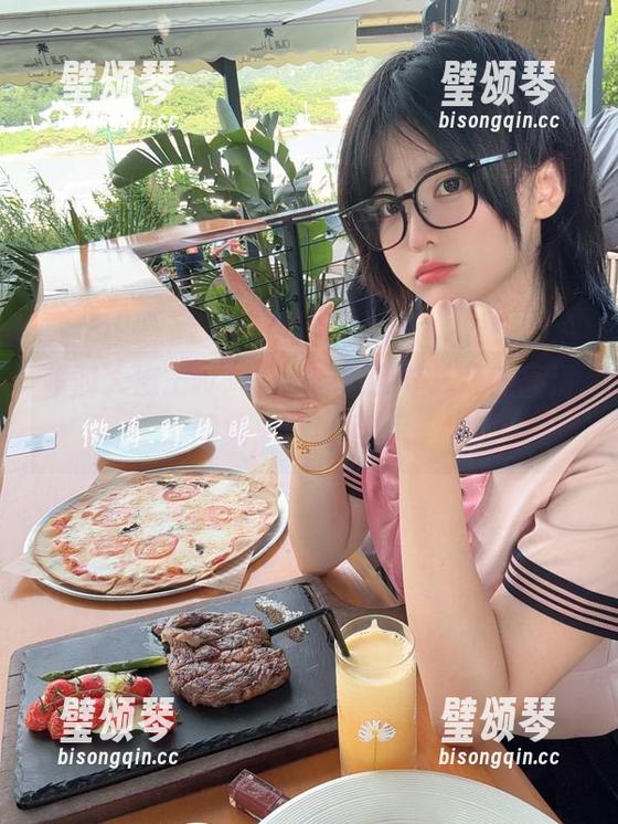 眼酱大魔王w 眼酱大魔王w来了,带着女神气场的高清图集,没法拒绝。