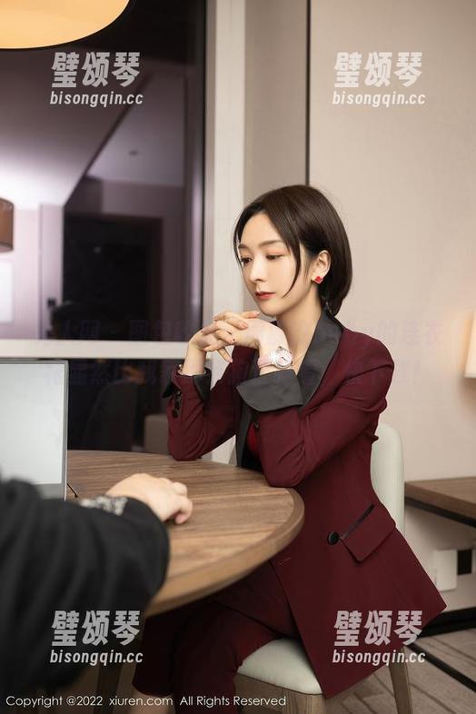 秀人网 - 图包收集：周慕汐baby的连衣裙显然比我家那条狗还好看，快下载！