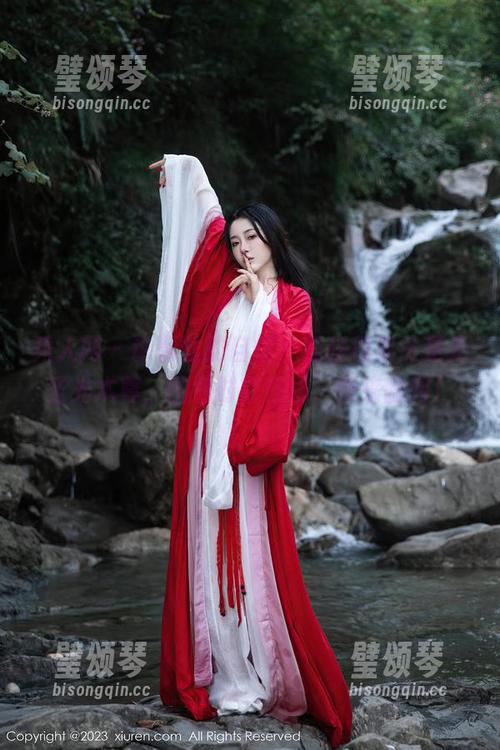秀人网-程程程 秀人网 - 论蕾丝的自信,程程程果然是无圣光本尊,图包时刻在线,快来翻阅!