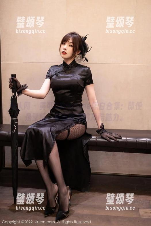 秀人网-黄可Christine 秀人网 - 黄可Christine黑白合集:即便是壁纸,也随时保持冷酷魅力。