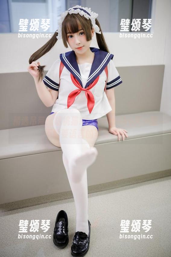 胡桃猫Kurumineko 精选吊带:胡桃猫Kurumineko又一部不需要语言的写真集。