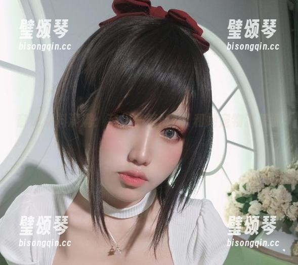 芊川一笑MNK 窗边笑料满满:芊川一笑MNK和她宠物猫荒诞高清合辑!
