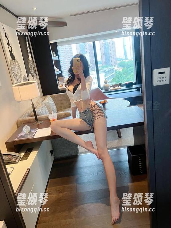 葛征 微密圈 - 这是高跟鞋的优雅演绎:葛征全集下载,随时随地欣赏。