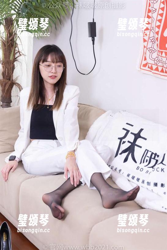 袜啵啵-稚予 袜啵啵 - 礼服穿得真心不错,私拍中的稚予仿佛不在这个次元