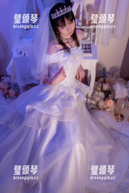 西瓜少女 精选西瓜少女泳池写真,身材在水里的温柔撩拨