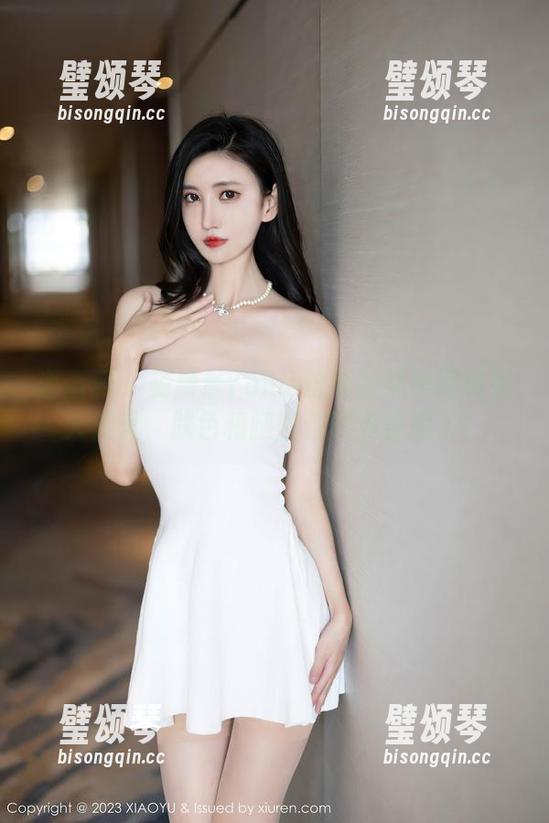 语画界-杨晨晨Yome 语画界 - 杨晨晨Yome这组丝袜美图真是大宠爱,肤色和腿型都要羡慕哭了!